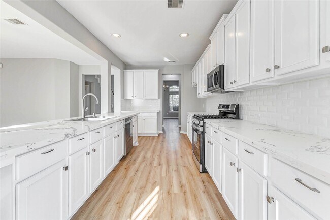 Building Photo - 15010 Golden Summer Ct
