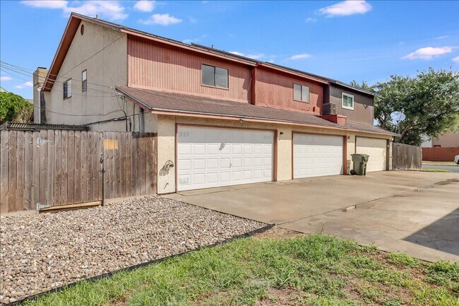 Building Photo - 11205 Willowood Creek Dr