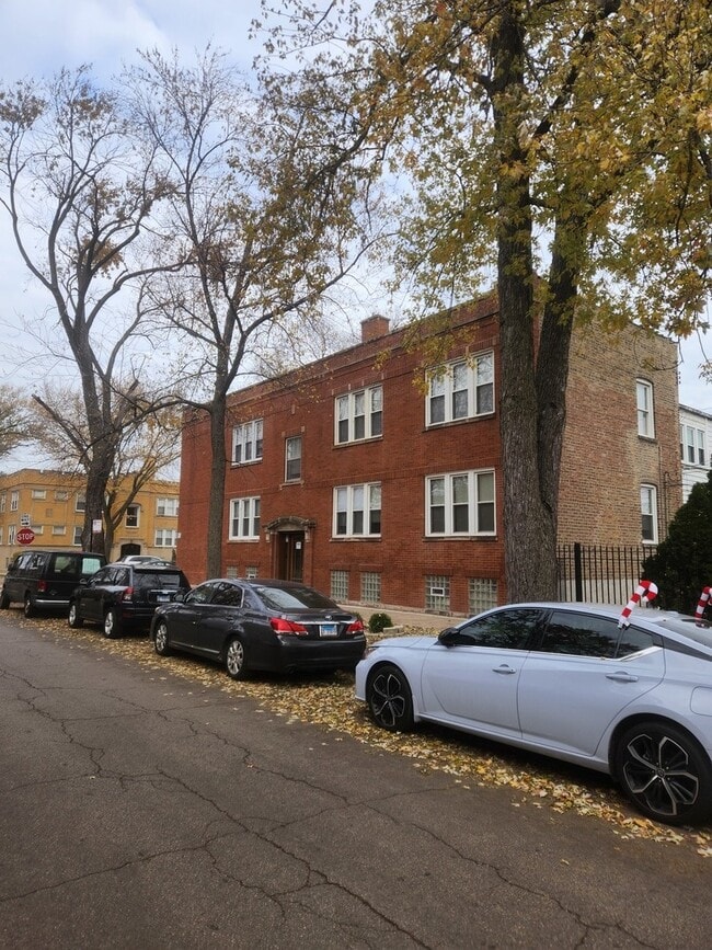 Building Photo - 3055 N Lockwood Ave