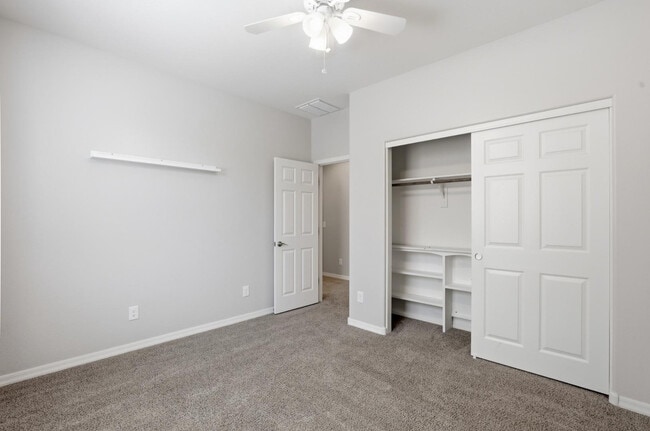 Building Photo - 2263 S Henry Ln