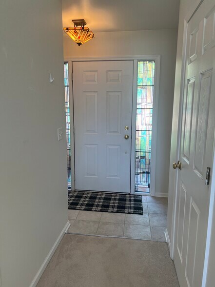 Building Photo - 41861 Yeats Dr