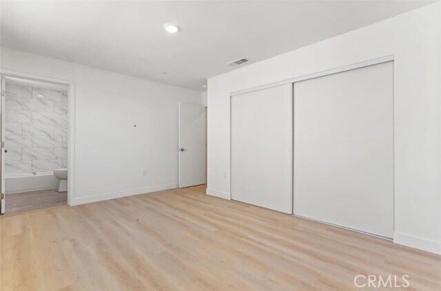 Building Photo - 711 W 80th St