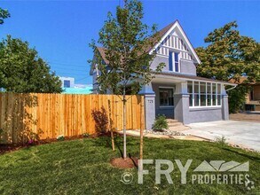 Building Photo - Fully remodeled 2  bed + office, main floo...