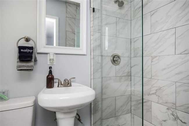 Building Photo - 1778 Flintwood Dr SE