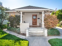 Building Photo - 3 Bed, 1 Bath Home by Downtown!