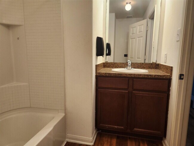 Building Photo - 303 Pine Mist Ln