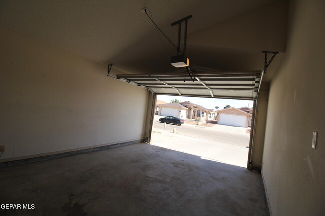 Building Photo - 14009 Robert Ituarte Dr