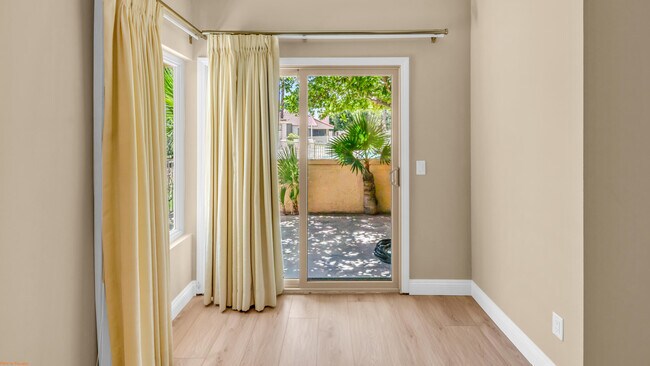 Building Photo - 41612 Aventine Ct