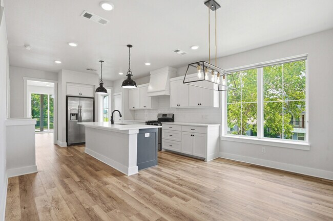 Building Photo - 3221 Forest Park Blvd