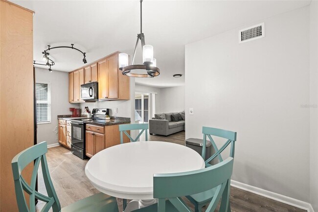 Building Photo - 3267 39th St S