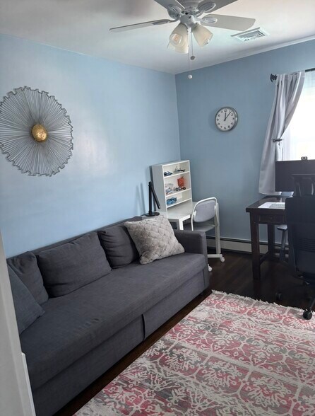 Building Photo - 525 Ramapo Ave