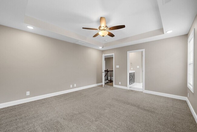 Building Photo - Pet Friendly Five Bedroom!