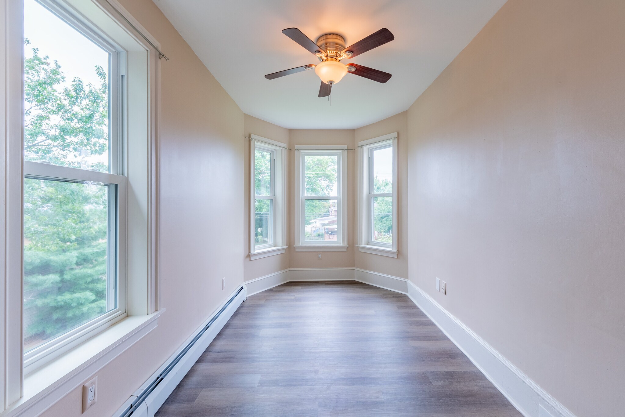 Office/Extra Bedroom - 506 Washington St