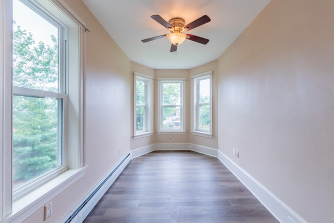 Office/Extra Bedroom - 506 Washington St