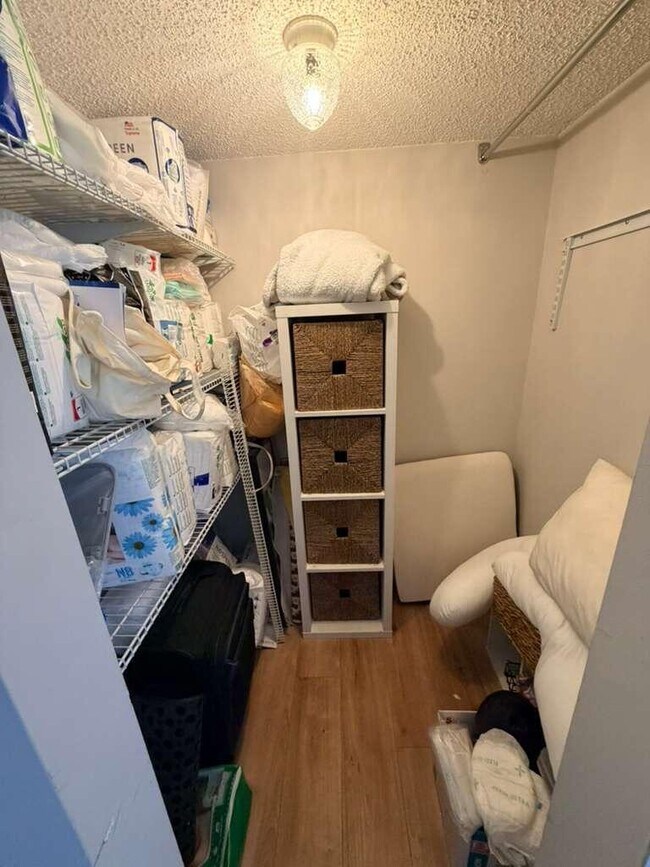 Building Photo - 301 SE 3rd St