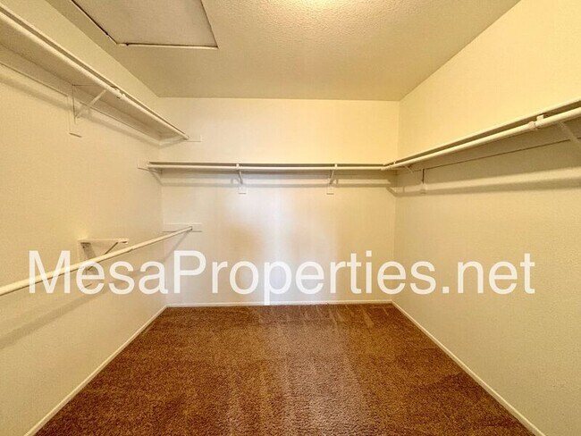 Building Photo - 14027 Silver Creek Way