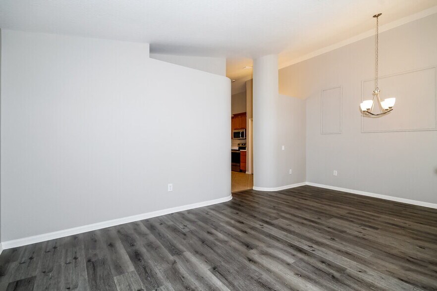Building Photo - 25151 7 Rivers Cir