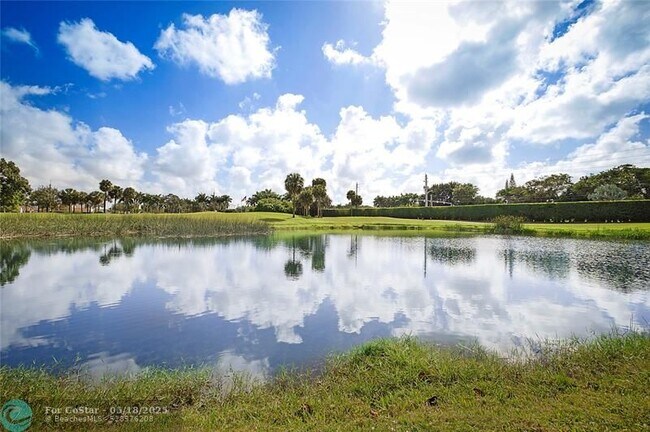 Building Photo - 7186 Promenade Dr