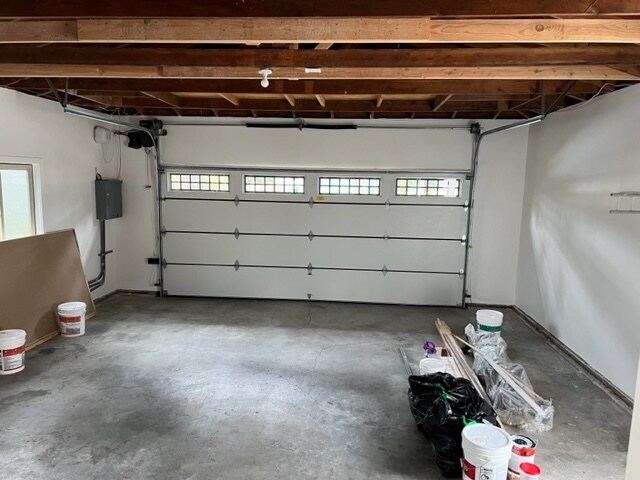 Building Photo - 4193 Crest Rd