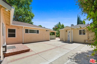 Building Photo - 15428 Camarillo St