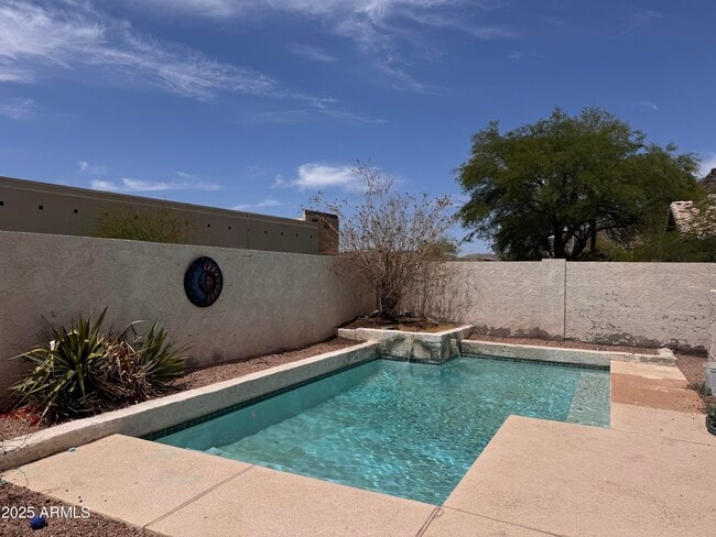 Building Photo - 1319 E Cathedral Rock Dr