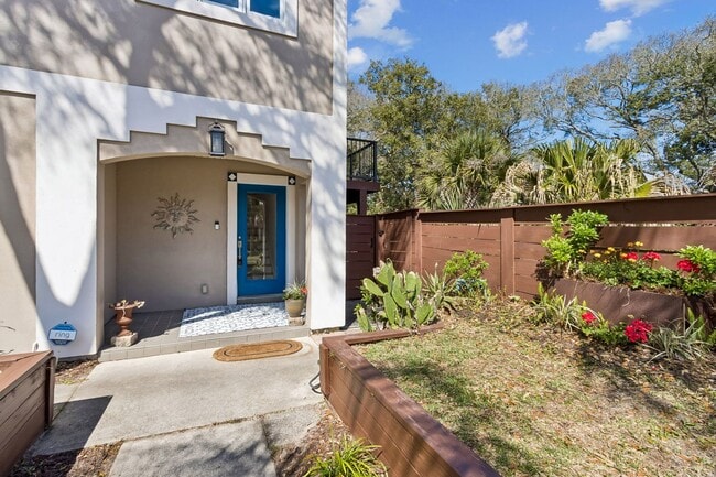 Building Photo - Steps to the Ocean! 3/3, 2198sq', Ocean View, Furnished