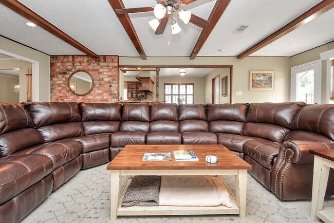 Building Photo - 9811 Rocktree Dr