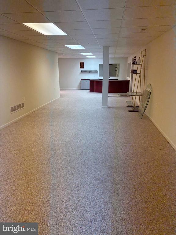 Building Photo - 950 Nathaniel Trail