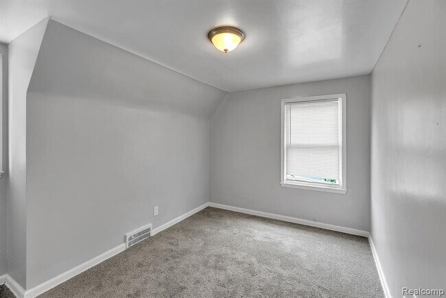 Building Photo - 12710 Kelly Rd