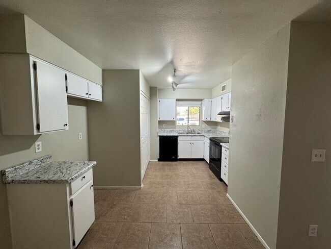 Building Photo - 5723 N 68th Dr