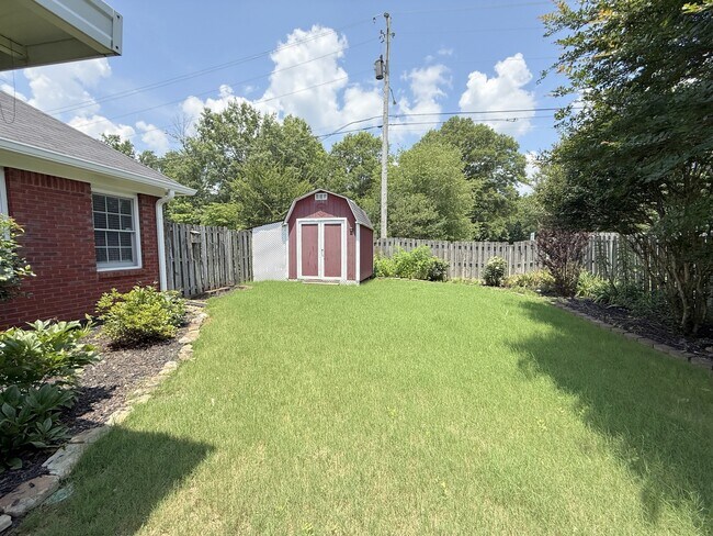 Building Photo - 238 Pebble Brook Dr