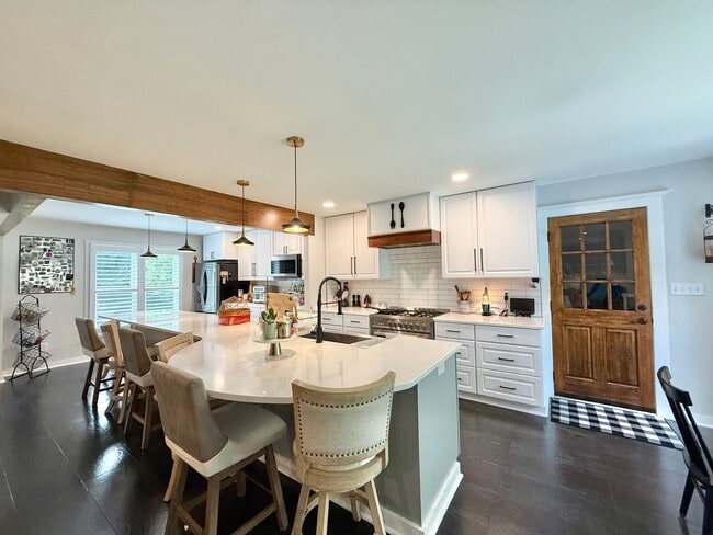 Building Photo - Stunning *4BD, 3BA North Raleigh Home on a...