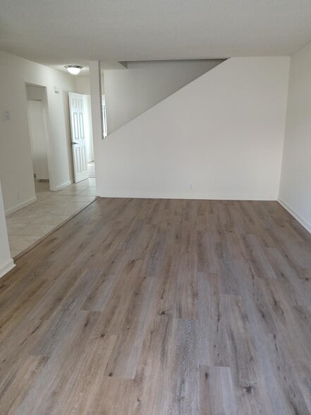 Building Photo - 851 Amigos Way