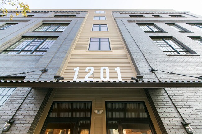 Interior Photo - 1201 S Charles St, Baltimore, MD 21230