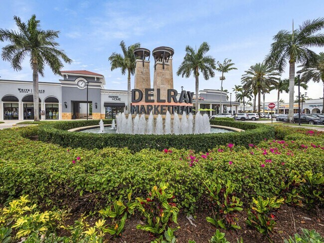 Building Photo - 9931 Bozzano Dr