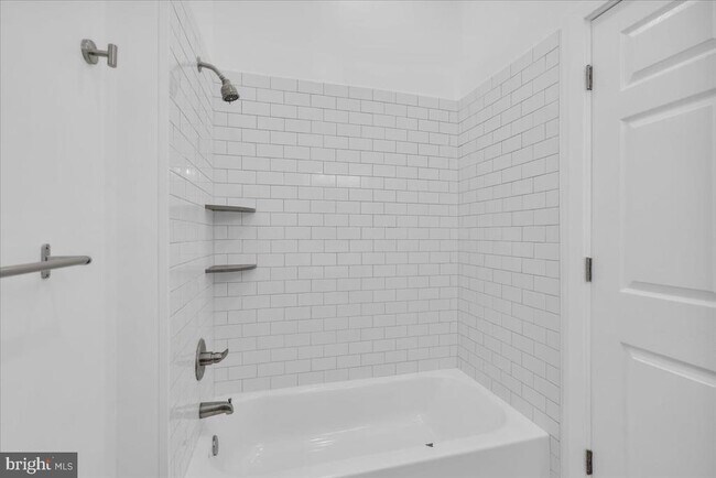 Building Photo - 1406-10 Fairmount Ave