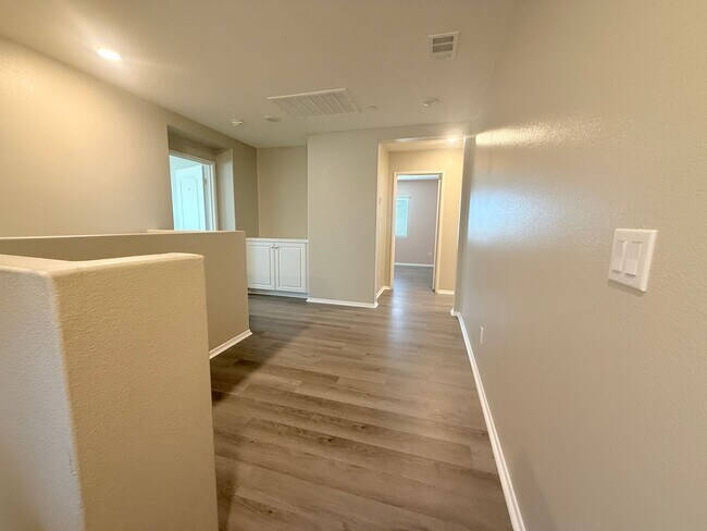 Building Photo - Beautiful Two Story Home, 3 Bedrooms, 2.5 Bathrooms, Solar Panels,