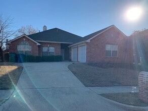 Building Photo - 2829 Rosewood Blvd