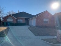 Building Photo - 2829 Rosewood Blvd