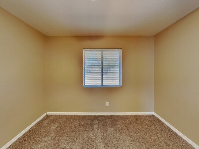 Building Photo - 18028 N Villa Rita Dr