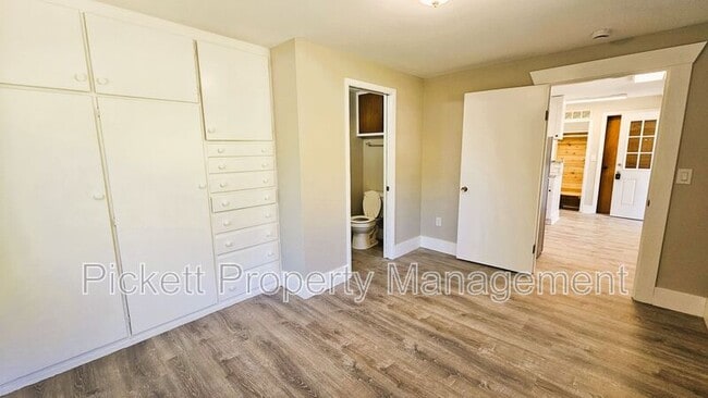 Building Photo - 1604 Jacobsen Blvd