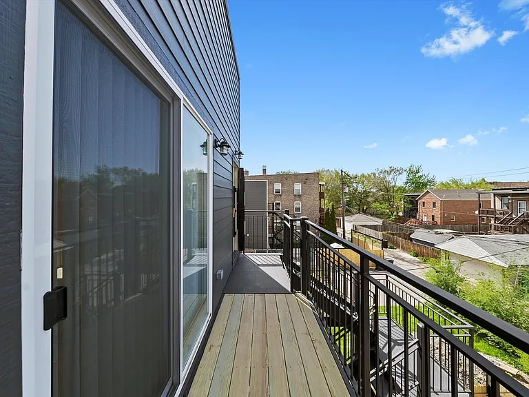 Building Photo - 2700 W Jackson Blvd