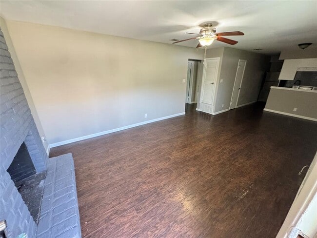 Building Photo - 2607 Parker Ln