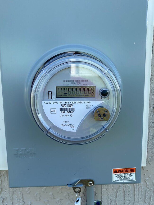 Building Photo - Custom Home - Desirable SE Ocala Neighborhood 3/2/2 **Won't Last**