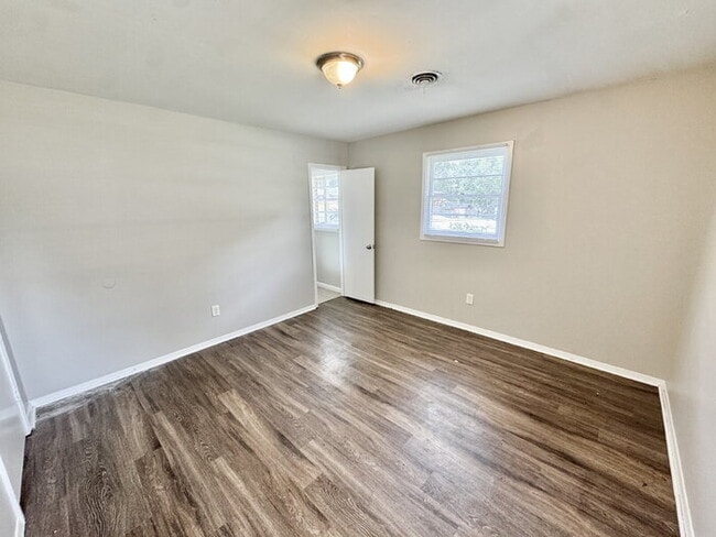 Building Photo - 3224 Aden St