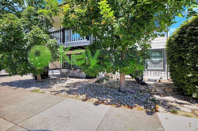 Building Photo - 2169 Perkins Way