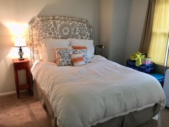 Building Photo - 3 Bedroom | 2.5 Bath - Townhome in Mount P...