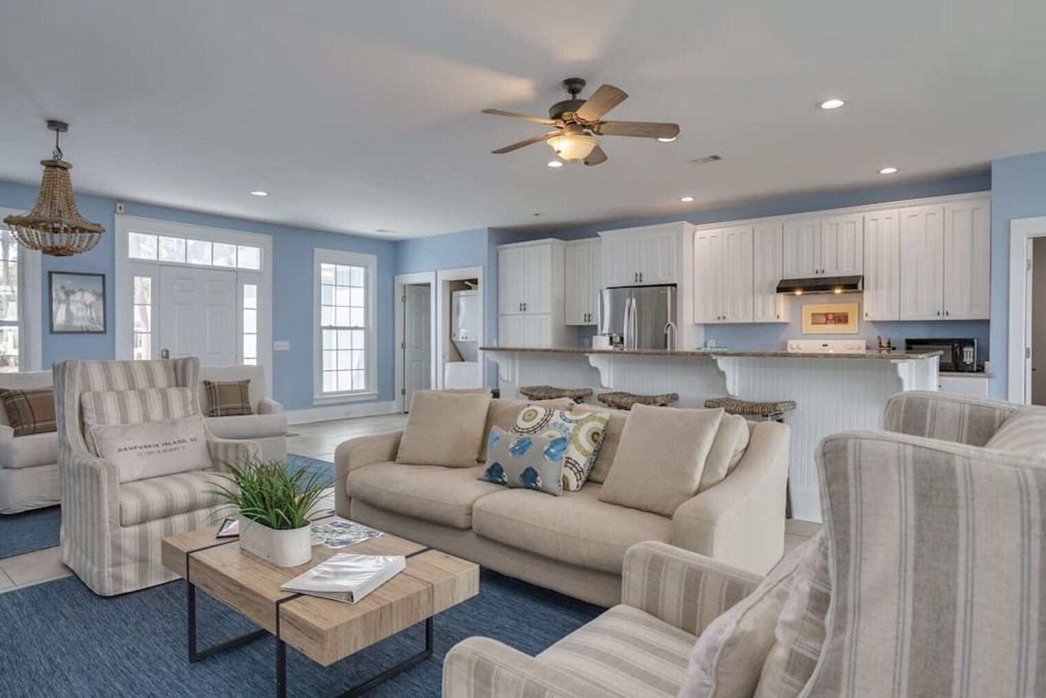 Building Photo - 152 Avenue of Oaks