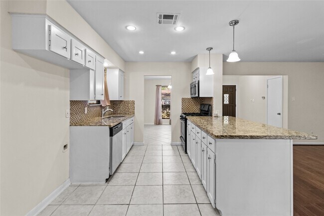 Building Photo - 5511 Verdome Ln