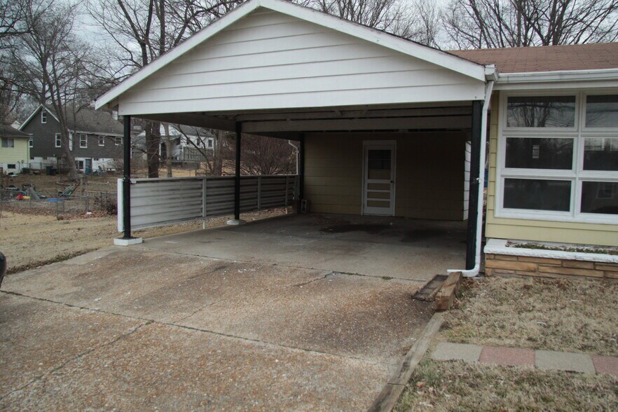 Building Photo - 7837 Elton St